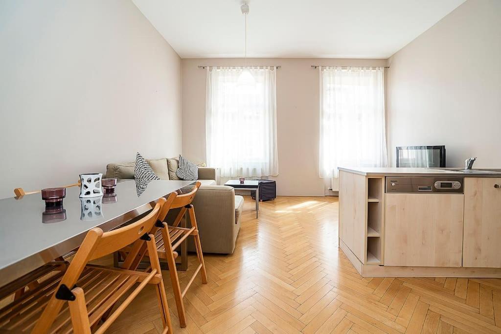 Cozy And Sunny Apartment In Uptown Prague Luaran gambar