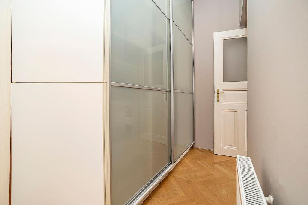 Cozy And Sunny Apartment In Uptown Prague Luaran gambar